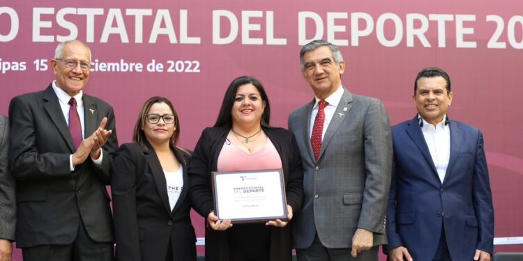 Entrega gobernador Premio Estatal del Deporte 2022 y les refrenda su apoyo