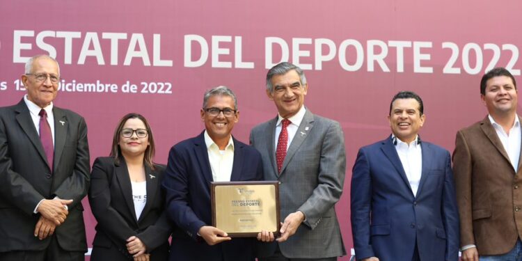 Entrega gobernador Premio Estatal del Deporte 2022 y les refrenda su apoyo