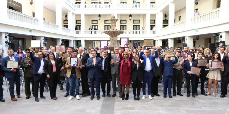 Entrega gobernador Premio Estatal del Deporte 2022 y les refrenda su apoyo