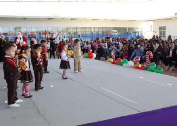 Viven fiesta Navideña en el CECUDI Victoria del DIF Tamaulipas