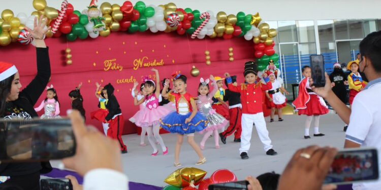 Viven fiesta Navideña en el CECUDI Victoria del DIF Tamaulipas