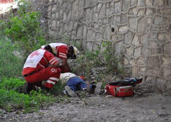 Muere anciano al caer de puente en el río San Marcos