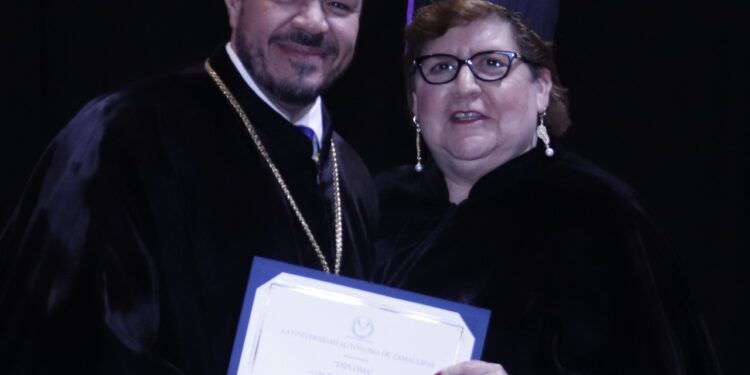 Preside el Rector la entrega de reconocimientos al Mérito Universitario 2022