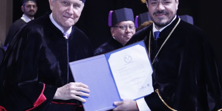Preside el Rector la entrega de reconocimientos al Mérito Universitario 2022
