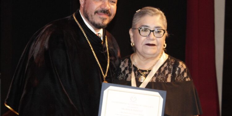 Preside el Rector la entrega de reconocimientos al Mérito Universitario 2022