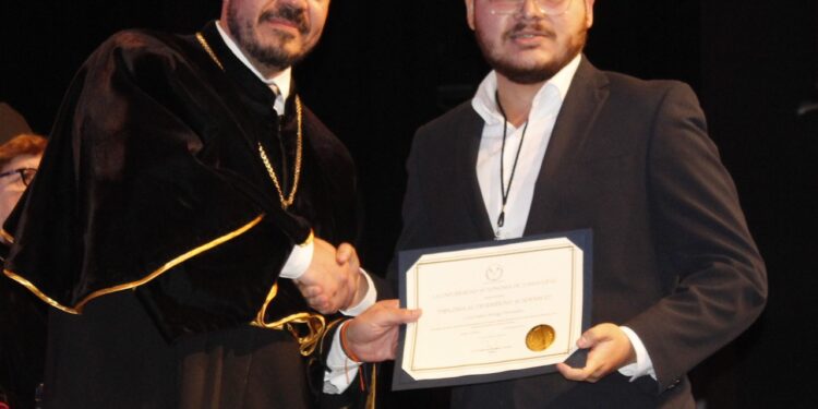 Preside el Rector la entrega de reconocimientos al Mérito Universitario 2022