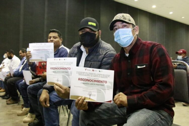 Regresan de Canadá 330 trabajadores agrícolas tamaulipecos