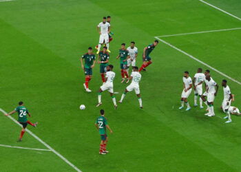 La FIFA reconoció el golazo del mexicano Luis Chávez