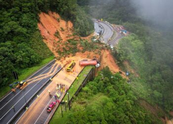 Deslizamiento por fuertes lluvias en Brasil deja 2 muertos y 30 desaparecidos