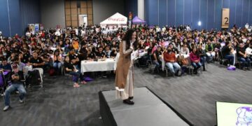 Jóvenes participan en la consulta para el Plan Estatal de Desarrollo 2023-2028