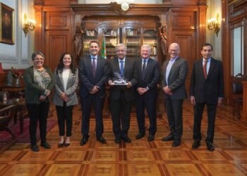 Reitera Aptiv ante AMLO compromiso con el desarrollo de talento y operaciones en México