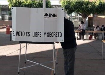 Firman SET e INE convenio para colaborar en la próxima elección