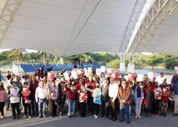 Entrega el ITAVU escrituras a 40 familias en ciudad Madero
