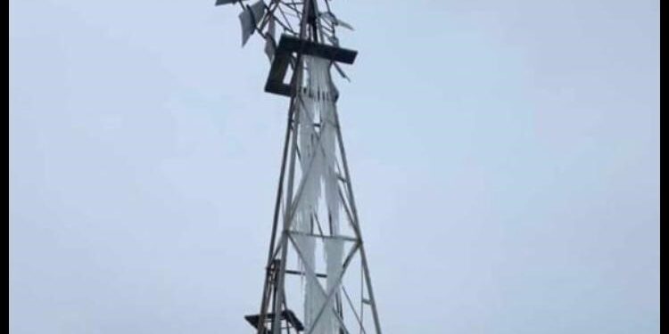 Aguanieve y hielo en partes altas de sierra d Victoria y el altiplano