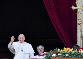 Papa Francisco pide “acallar las armas” en Ucrania y el mundo