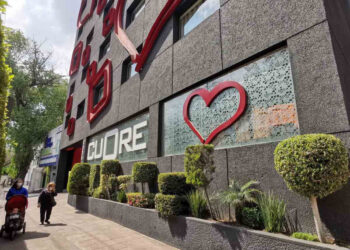 Hombre muere víctima de infarto en motel; amante se dio a la fuga