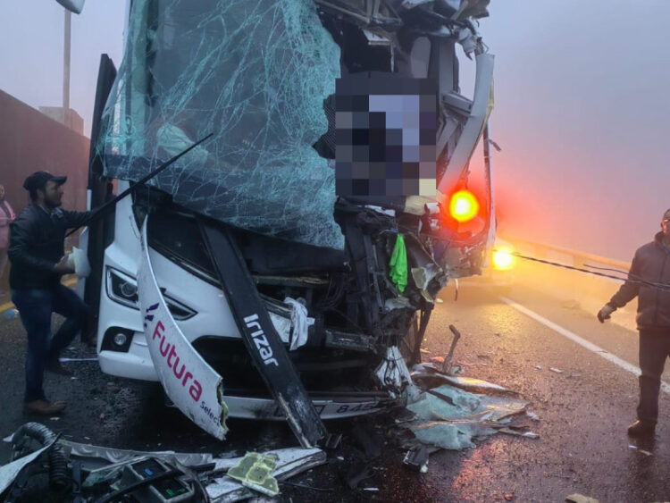 Choque de autobuses de pasajeros en Hidalgo deja 15 heridos