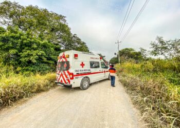 Muere mantense al derrapar su motocicleta