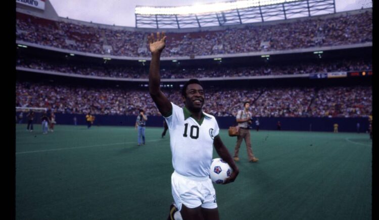 Murió de cáncer  de colon Pelé, el último rey del futbol, a los 82 años