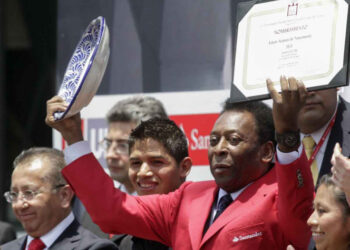 Pelé: tres matrimonios, siete hijos y una vida de telenovela