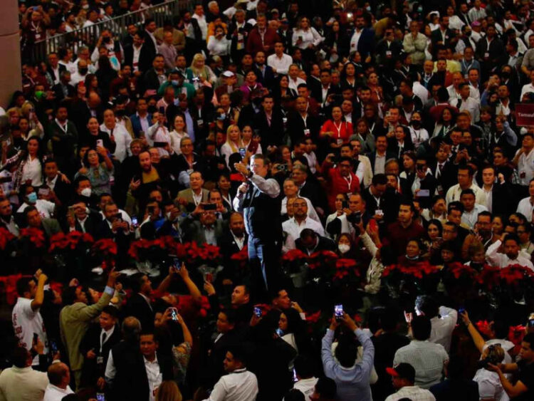 Arranca Ebrard campaña para ganar encuesta de Morena