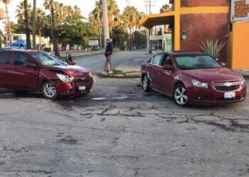 Chofer de Didi ocasiona costoso choque