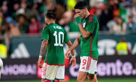 Raúl regresó a los entrenamientos de Wolves