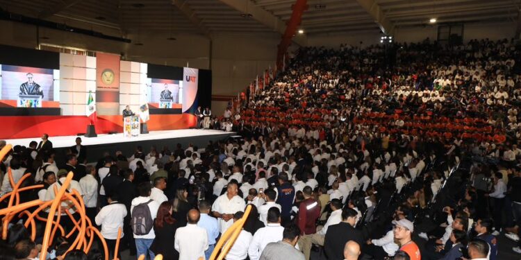 Preside Gobernador Américo Villarreal ceremonia de 72 aniversario de la UAT