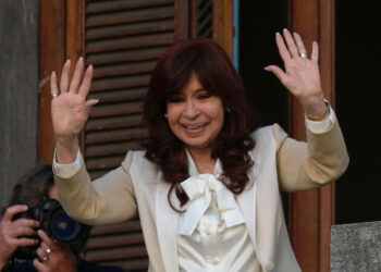 Jueces en Argentina condenan a Cristina Fernández de Kirchner a 6 años de prisión por corrupción