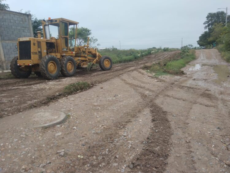 Llevan obras y servicios públicos a zona rural de Victoria