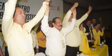 Cosecha Arnulfo Rodríguez respaldo de maestros para planilla amarilla en Reynosa