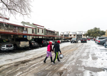 Asegura Abbott que sistema eléctrico de Texas no fallara por el frio