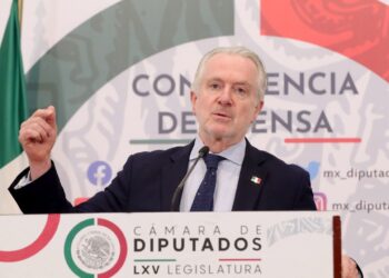 Presenta Santiago Creel bases de la  inconstitucionalidad en contra de las reformas electorales