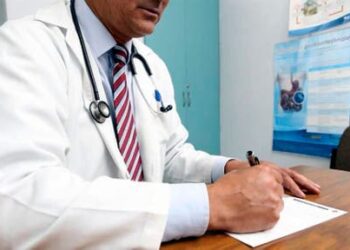 Supera salud privada por 7 a salud pública en México