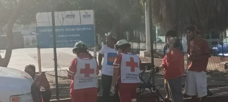 Su hermano le quema la cara con aceite de cocinar