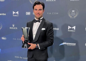 ‘Checo’ Pérez hace historia en Gala de la FIA realizada en Italia