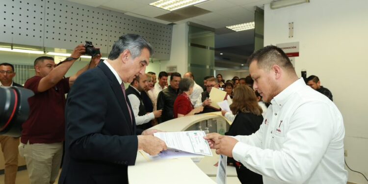 Presentan nueva licencia de conducir de Tamaulipas; pide Gobernador brindar mejor servicio