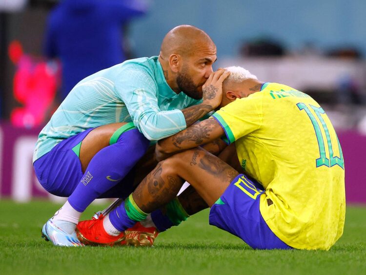 Neymar igualó a Pelé como máximo goleador; sale llorando del Mundial