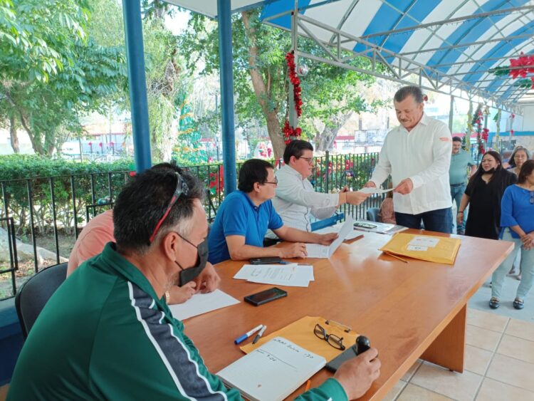 Vota Rigoberto Guevara en Matamoros para renovar Sección 30 del SNTE