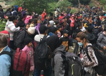 Migrantes de todo el mundo se entregan a la Guardia Nacional