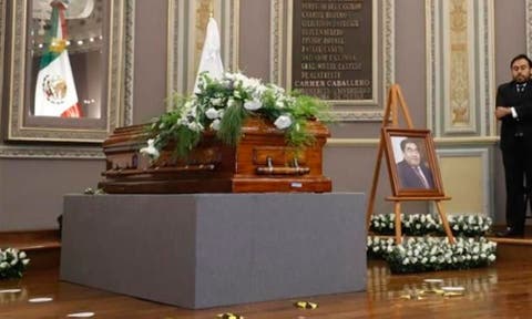 Homenajean a Barbosa en Congreso de Puebla