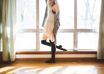 Las medias hasta las rodillas tienen su propio día en Japón