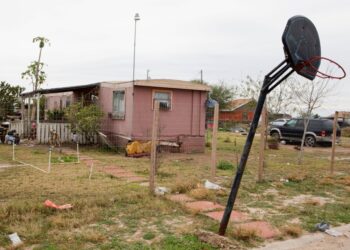 Piden atender problemática de colonias en sur de Texas