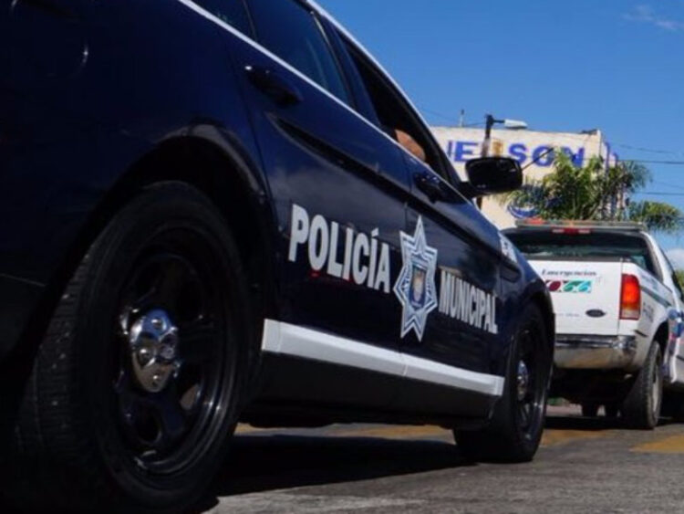 Policías secuestran, torturan y le quitan 9 mil dólares a cirujano plástico en Tijuana