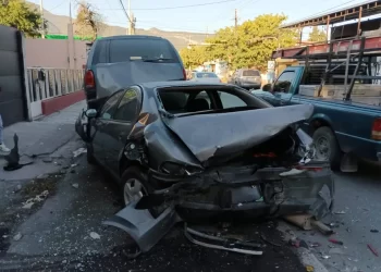 Causa desconocido costosa carambola en 20 y 21 Berriozábal