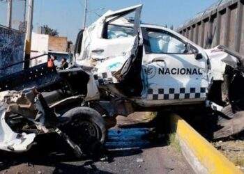 Choca patrulla de la GN con tren y mueren 2