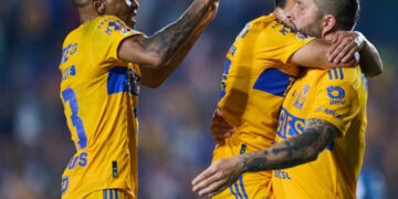 Tigres se sobrepone a la adversidad y vence a Pachuca en el ‘Volcán’