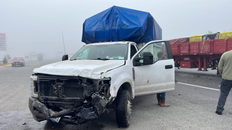 Chocan trailer y camioneta en ruta Victoria-Matamoros