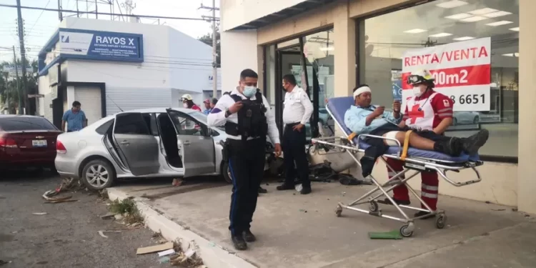 Cuatro lesionados en choque