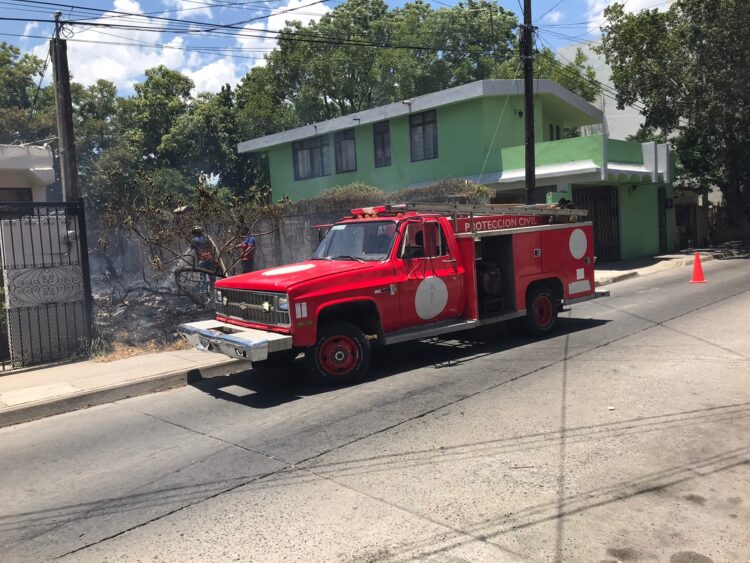 Protección Civil pide evitar quemas de maleza en solares baldíos
